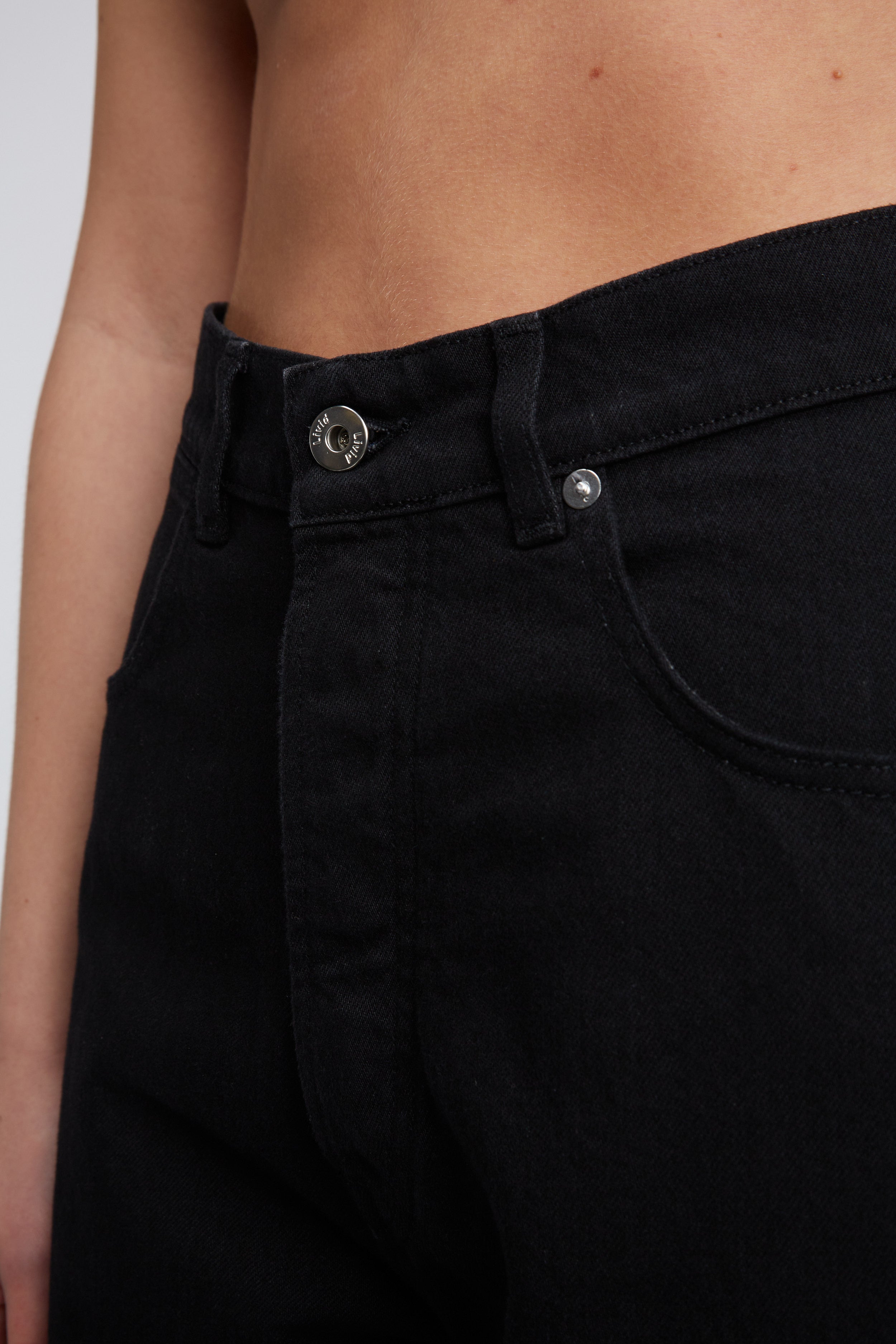 Keri Japan Black – Livid