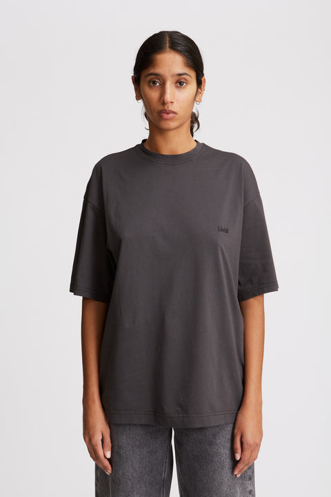 Needle Tee Charcoal