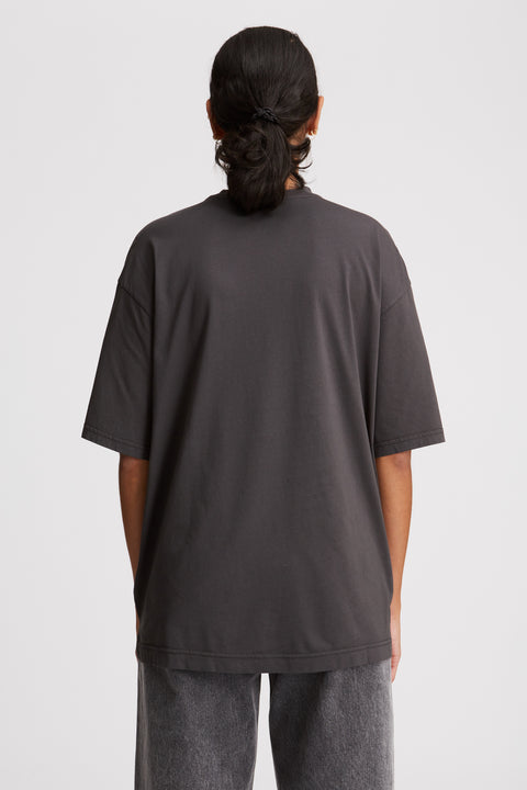 Needle Tee Charcoal