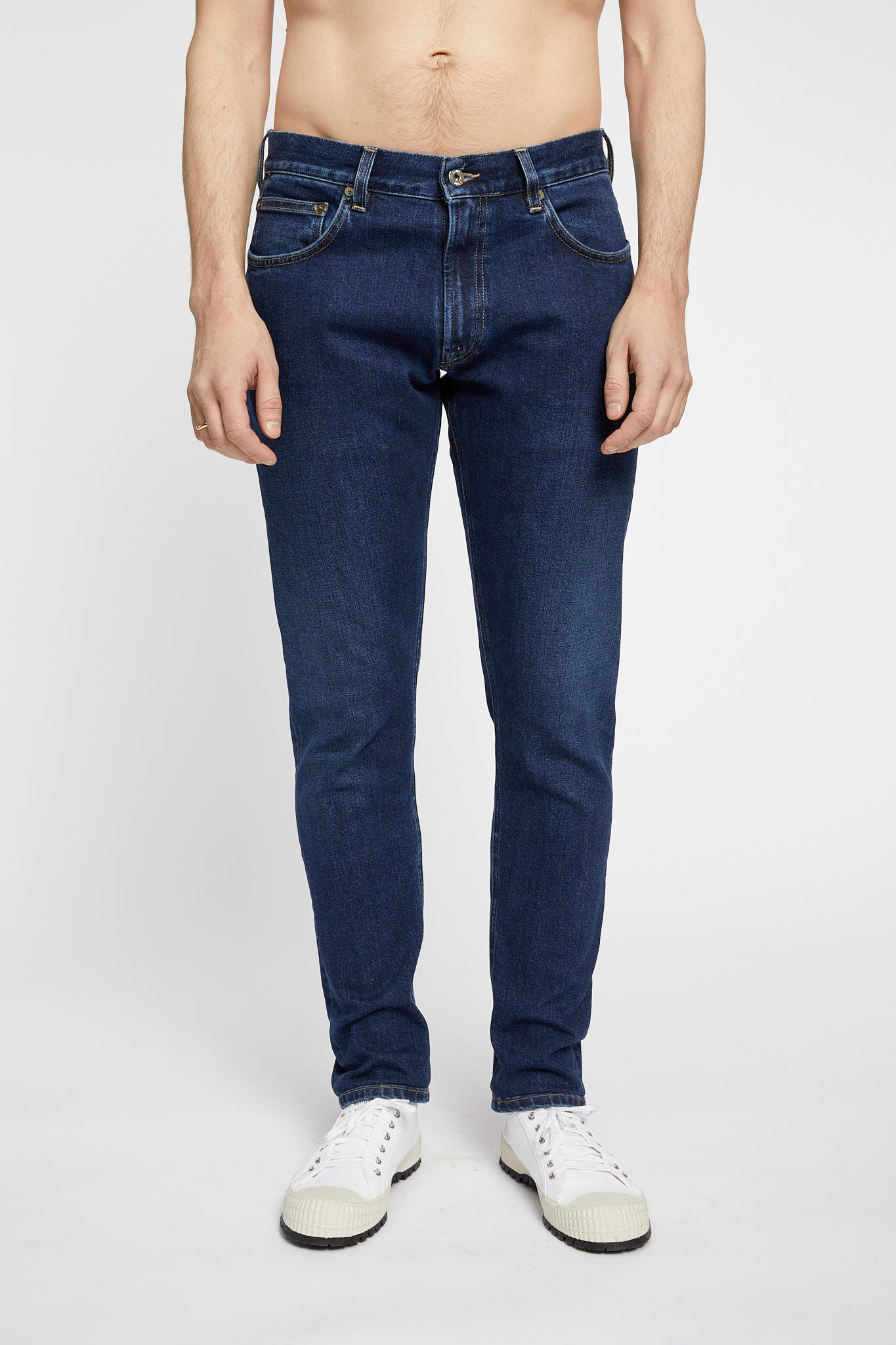 Jeans-E-com-april-2022-0888.